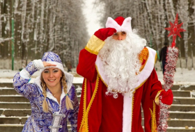 Деды Морозы и Снегурочки вышли на новогоднюю вахту в Баку